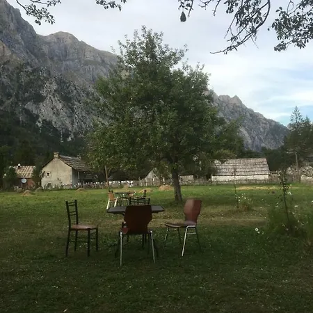 Bed and breakfast Bar Restaurant Guest House Perparimi *
