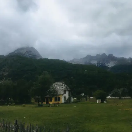 Bar Restaurant Guest House Perparimi Bed & Breakfast *